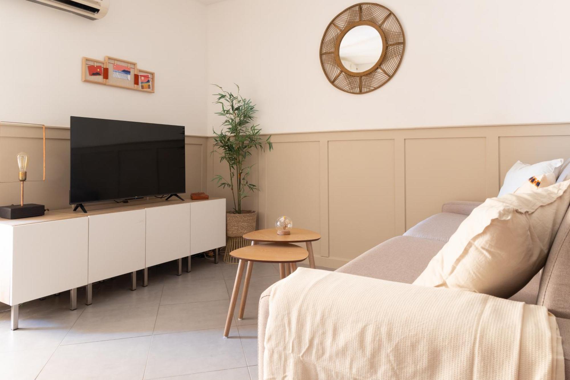 Cosy, Piscine, Clim, Parking Prive - Proche - Arrivee Autonome - Lit Queen Size Apartment